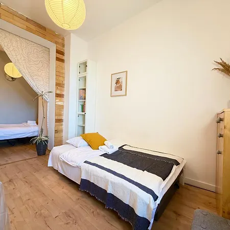 Dabrowskiego Centre By Bookinghost