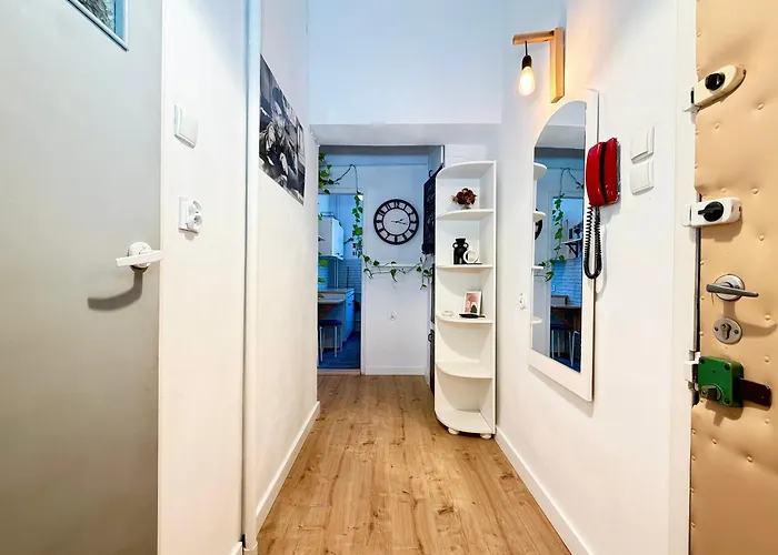 Dabrowskiego Centre By Bookinghost * Vratislav